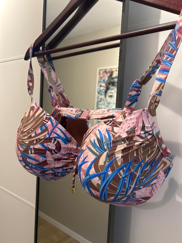 Bikini livera maat 44, Ophalen, Overige kleuren, Zo goed als nieuw, Bikini
