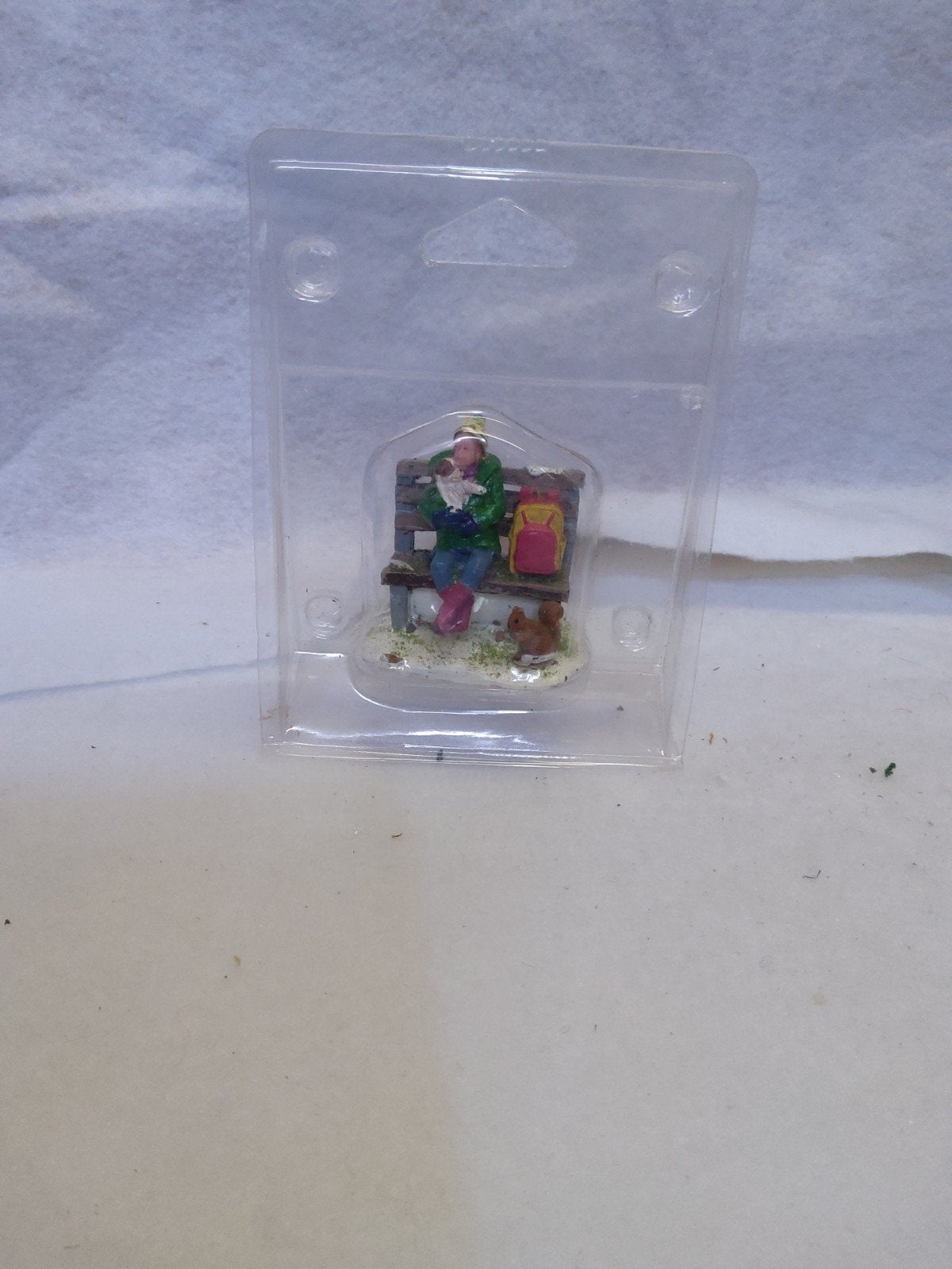 Lemax 32147 "I will keep you warm" Kerstdorp figuur, Ophalen of Verzenden, Zo goed als nieuw