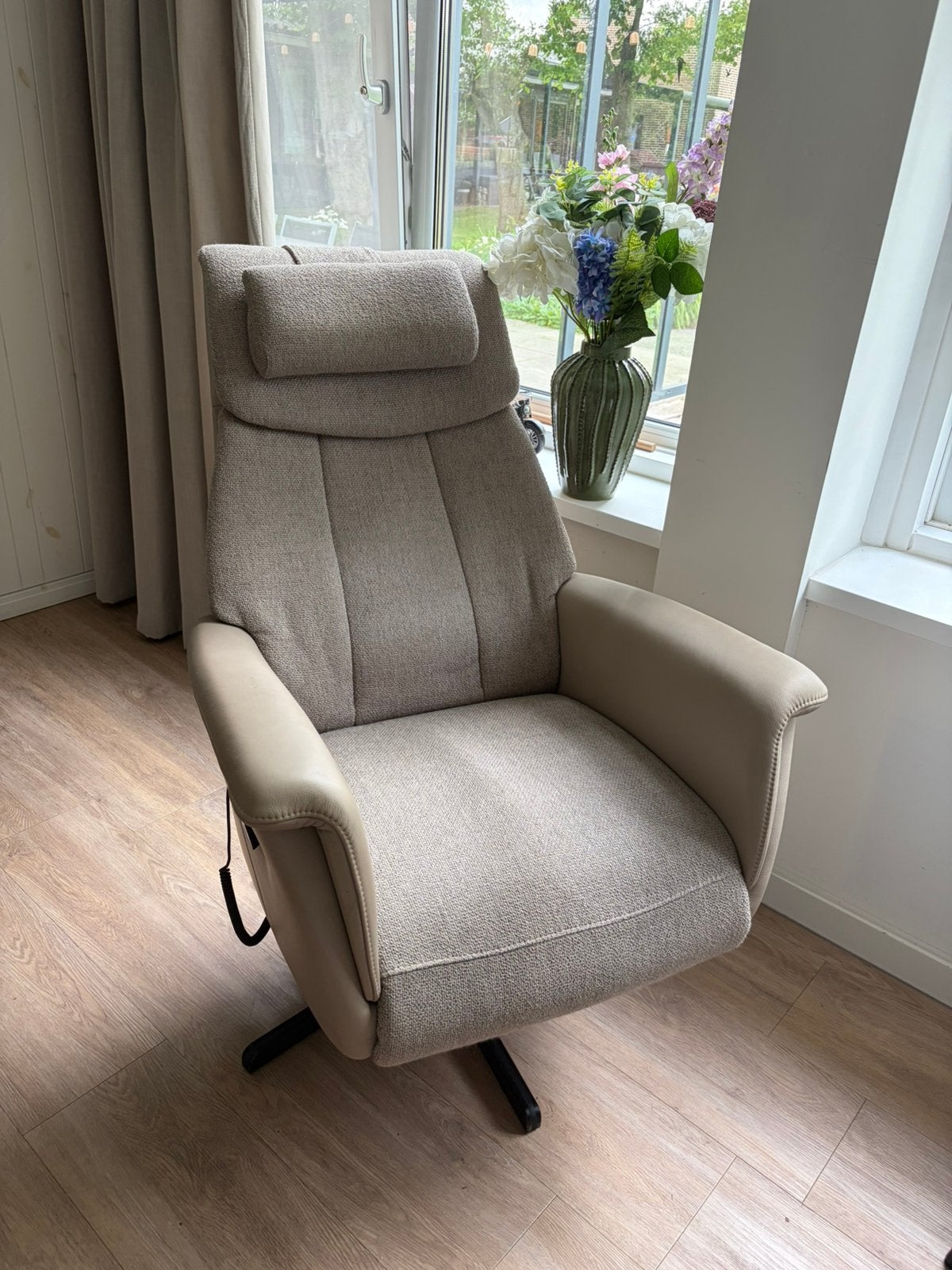 Sta op stoel luxe Prominent, Huis en Inrichting, Fauteuils, Ophalen, Minder dan 75 cm, Leer, Zo goed als nieuw
