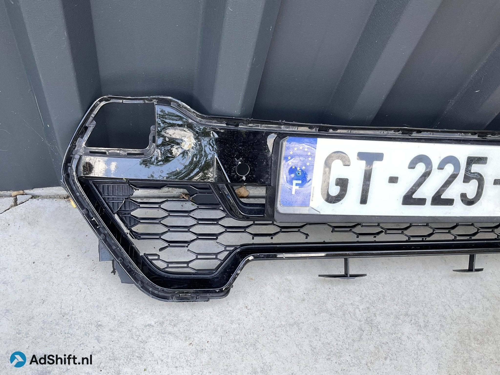 Bumper Grill BMW X1 U11 2022 51119881918 Voorbumper gril BM: