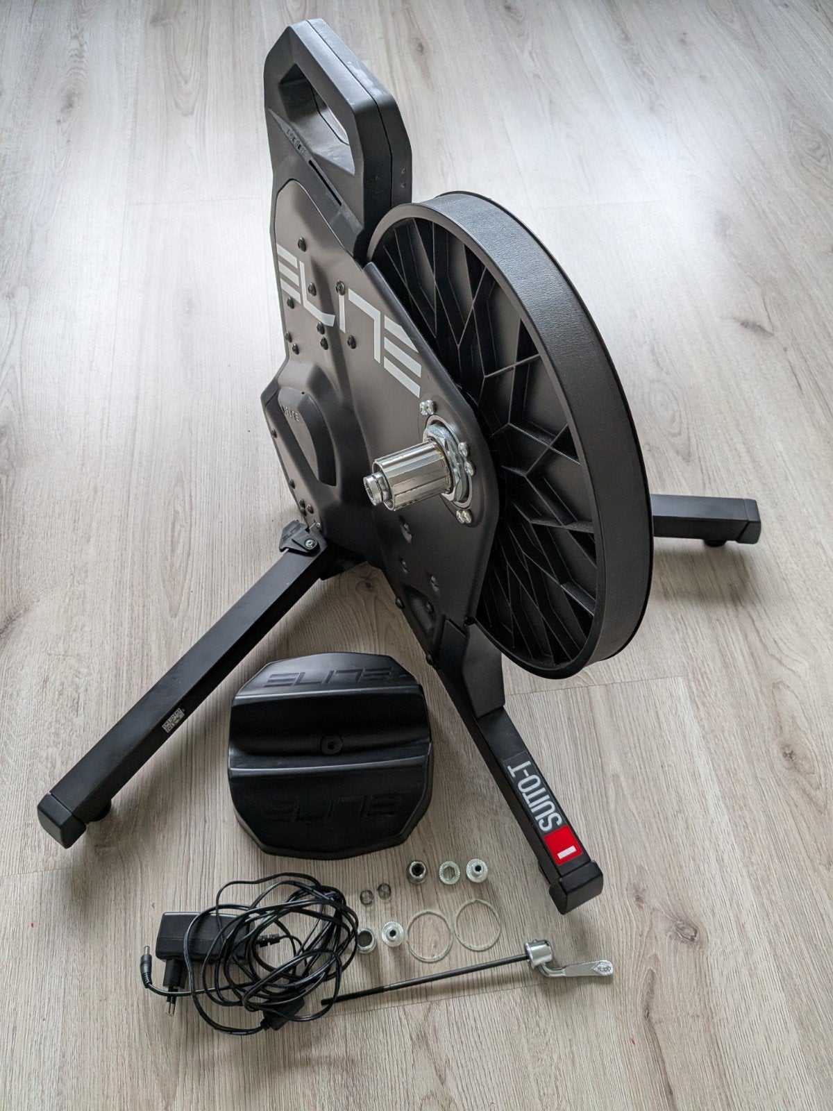 Elite Suito-T Direct Drive Fietstrainer, Sport en Fitness, Ophalen, Zo goed als nieuw, Overige typen