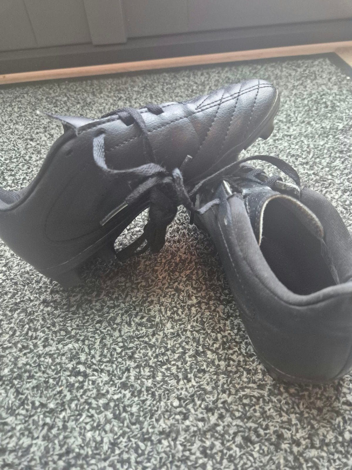 Adidas Voetbalschoenen Maat 30.5 Zwart, Sport en Fitness, Voetbal, Ophalen of Verzenden, Gebruikt, Schoenen