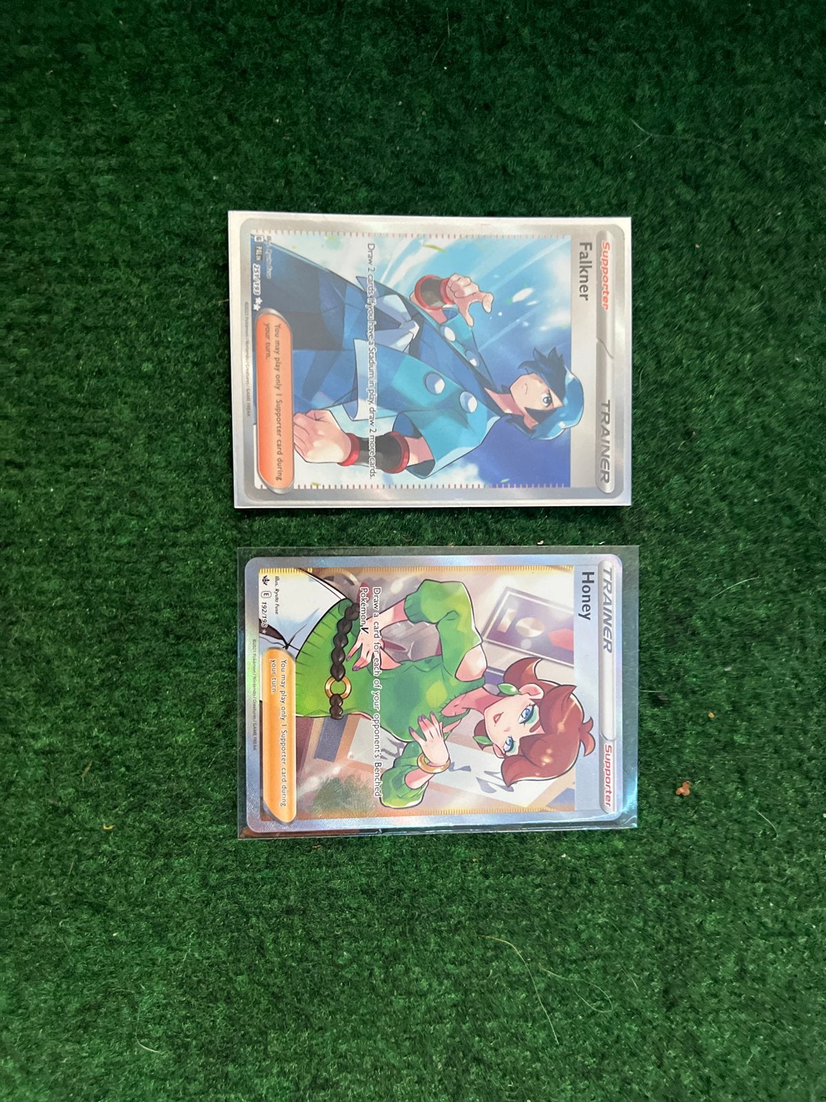 Pokémon TCG Trainer Kaarten: Falkner en Honey, Ophalen of Verzenden, Nieuw, Meerdere kaarten, Foil