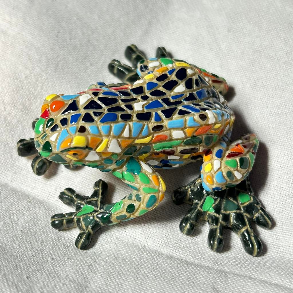 Prachtig kikker “Gaudi style” 6,5 cm lang, Verzamelen, Beelden en Beeldjes, Ophalen of Verzenden, Nieuw, Dier