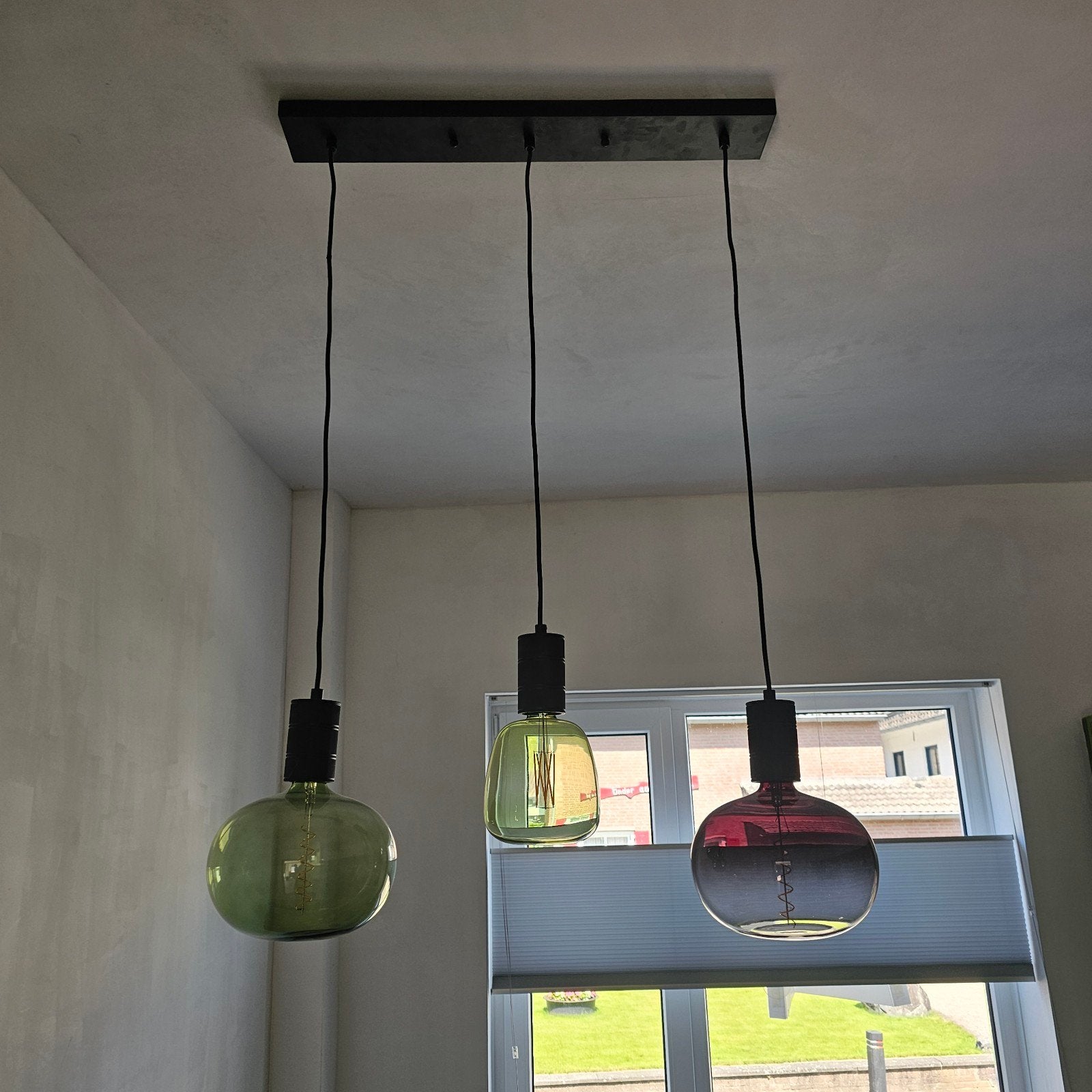 Hanglamp met 3 gekleurde glazen bollen, Huis en Inrichting, Lampen | Hanglampen, Ophalen, Zo goed als nieuw, Glas