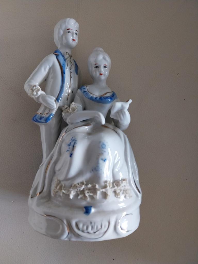 Vintage porseleinen beeld van verliefd paar, Verzamelen, Beelden en Beeldjes, Ophalen of Verzenden, Zo goed als nieuw, Dier