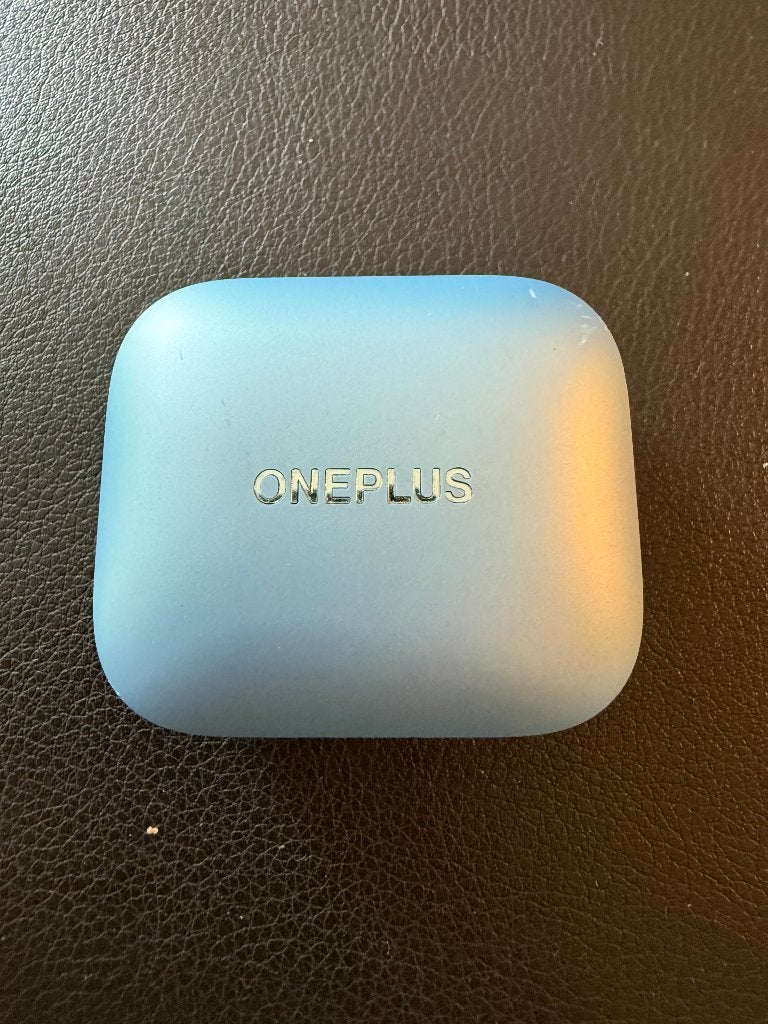 ONEPLUS Buds 3 e509a Light Blue charging case, Gebruikt, Ophalen of Verzenden, In oorschelp (earbud), Blauw