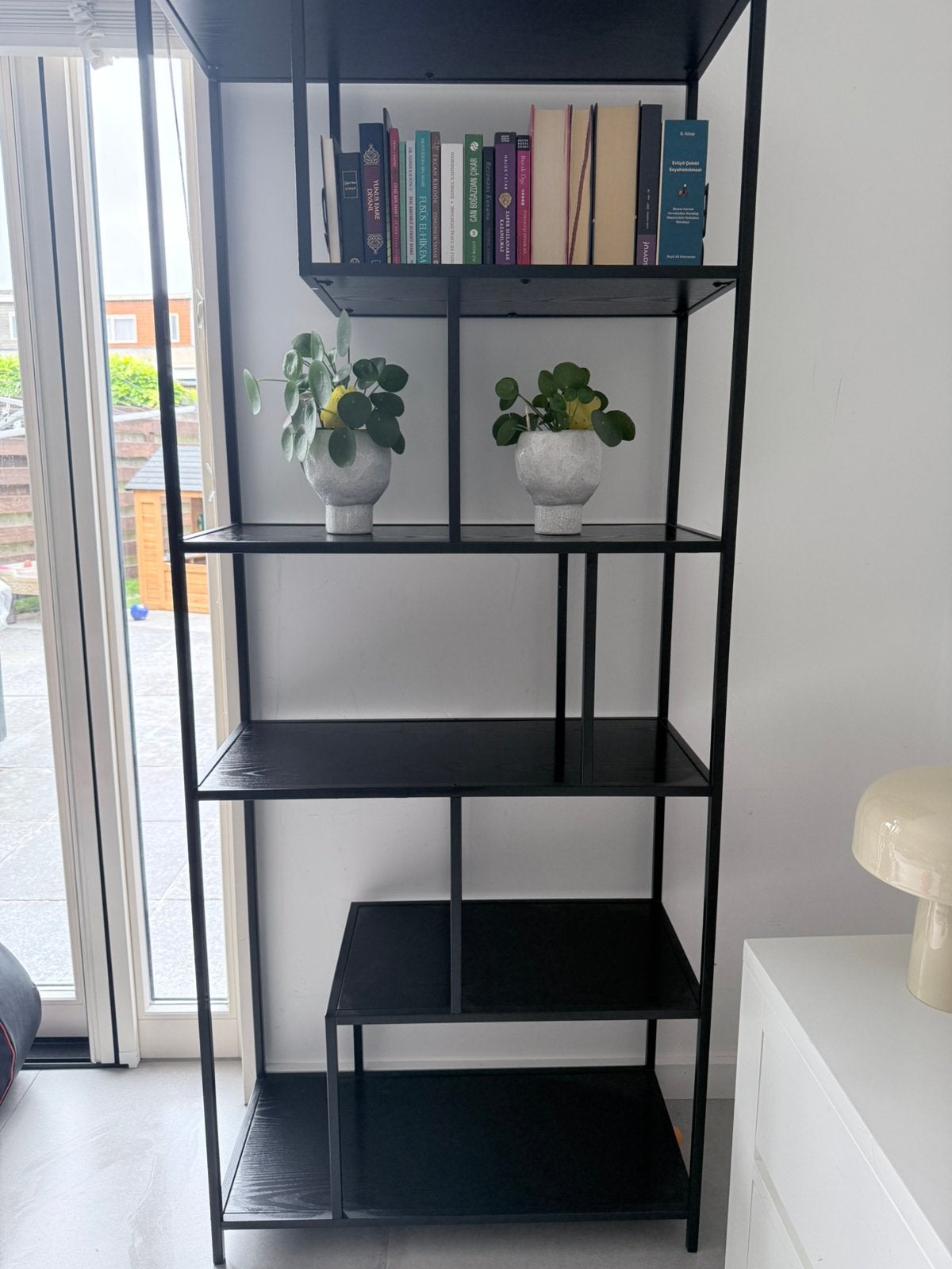 Boekenkast/open kast zwart, Ophalen, Zo goed als nieuw
