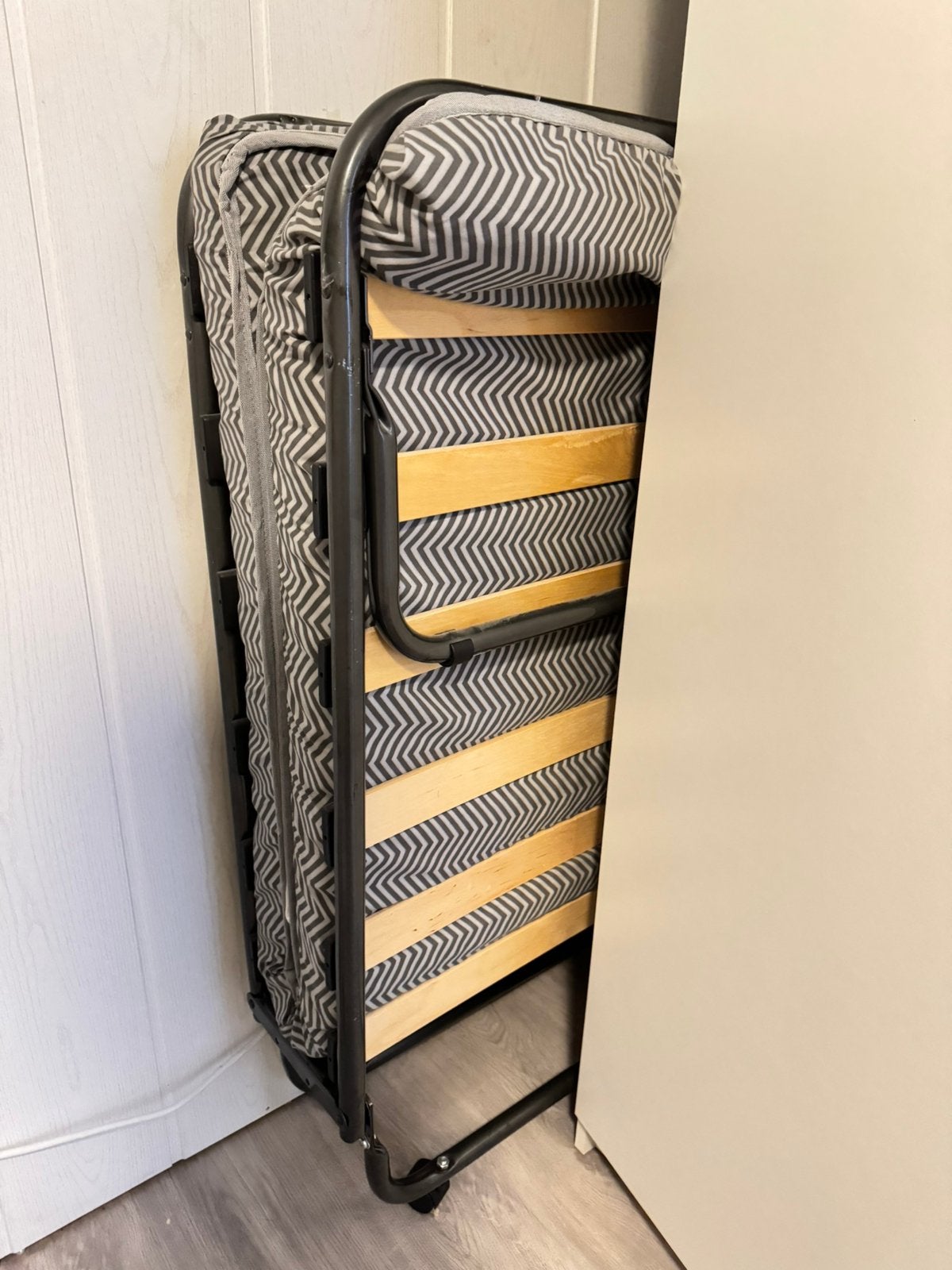 Logeerbed, Ophalen, Eenpersoons, 190 cm of minder, Zo goed als nieuw