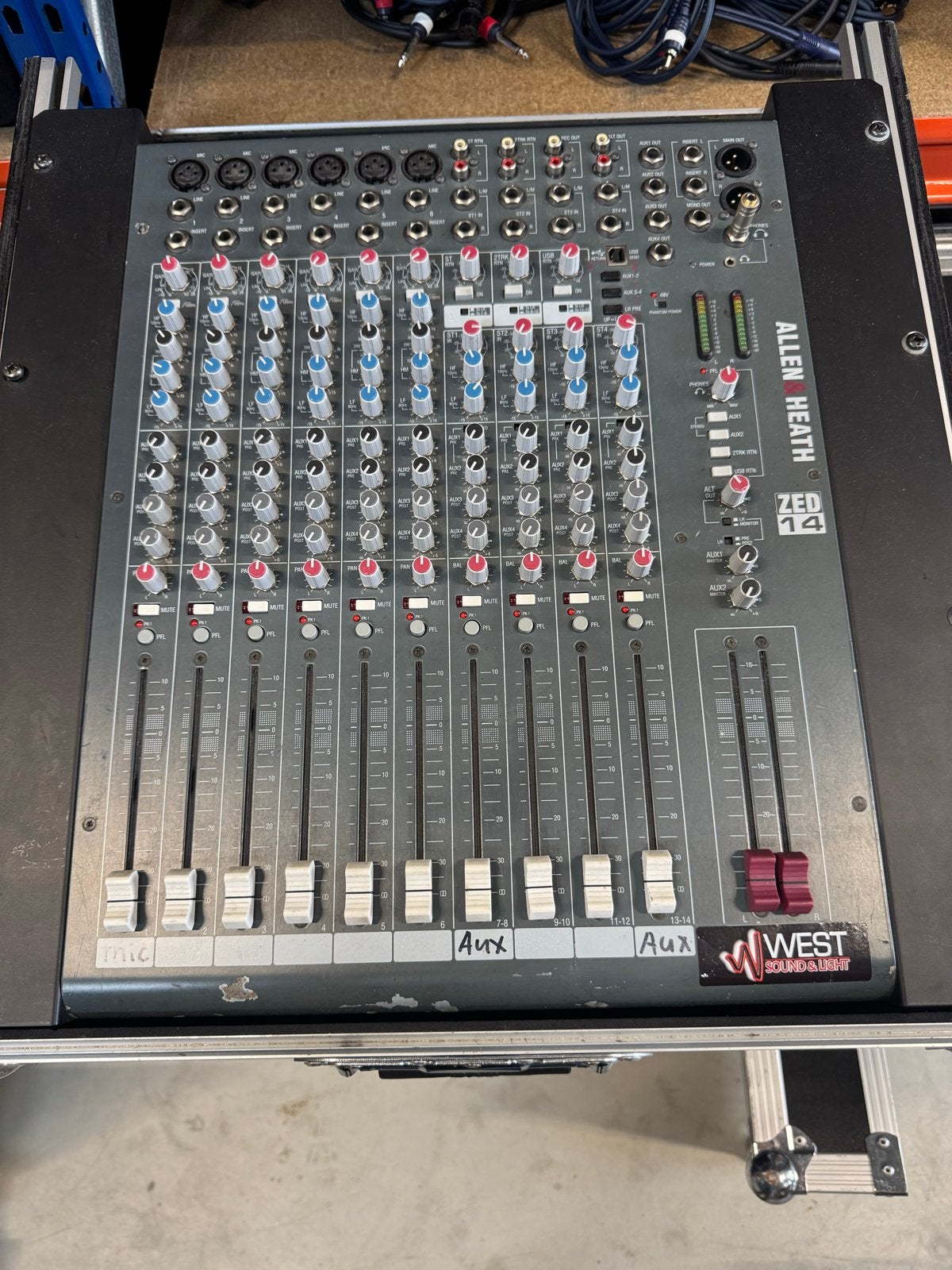 2 x Allen & Heath ZED-14 Mengpaneel in Flightcase, Ophalen, Gebruikt, Microfooningang, 10 tot 20 kanalen