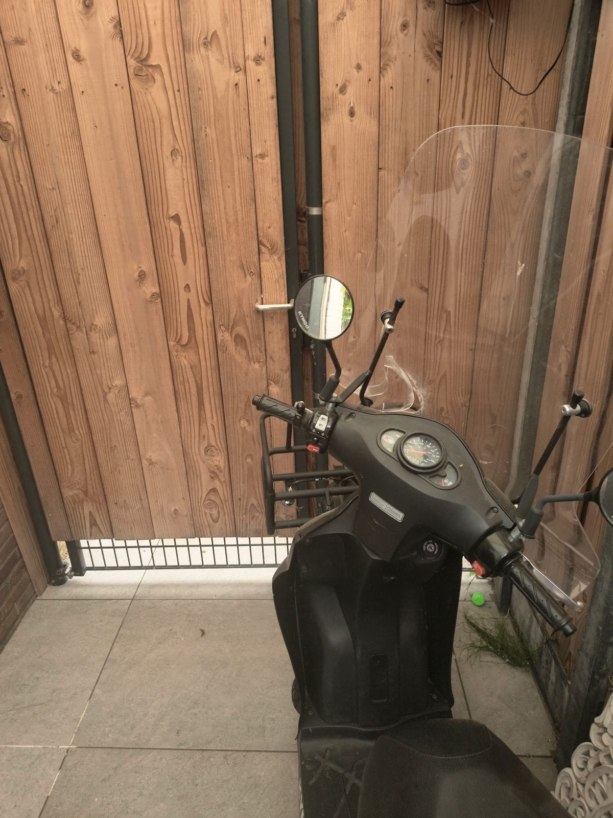 Foto 3 van Kymco Agility carry 50 - Bezorgscooter