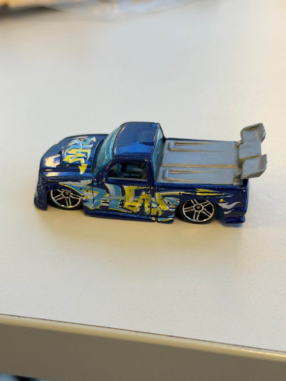 Hot Wheels Super Tuned Pickup Truck car Graffiti 2000 1:64, Auto, Ophalen of Verzenden, Zo goed als nieuw, H