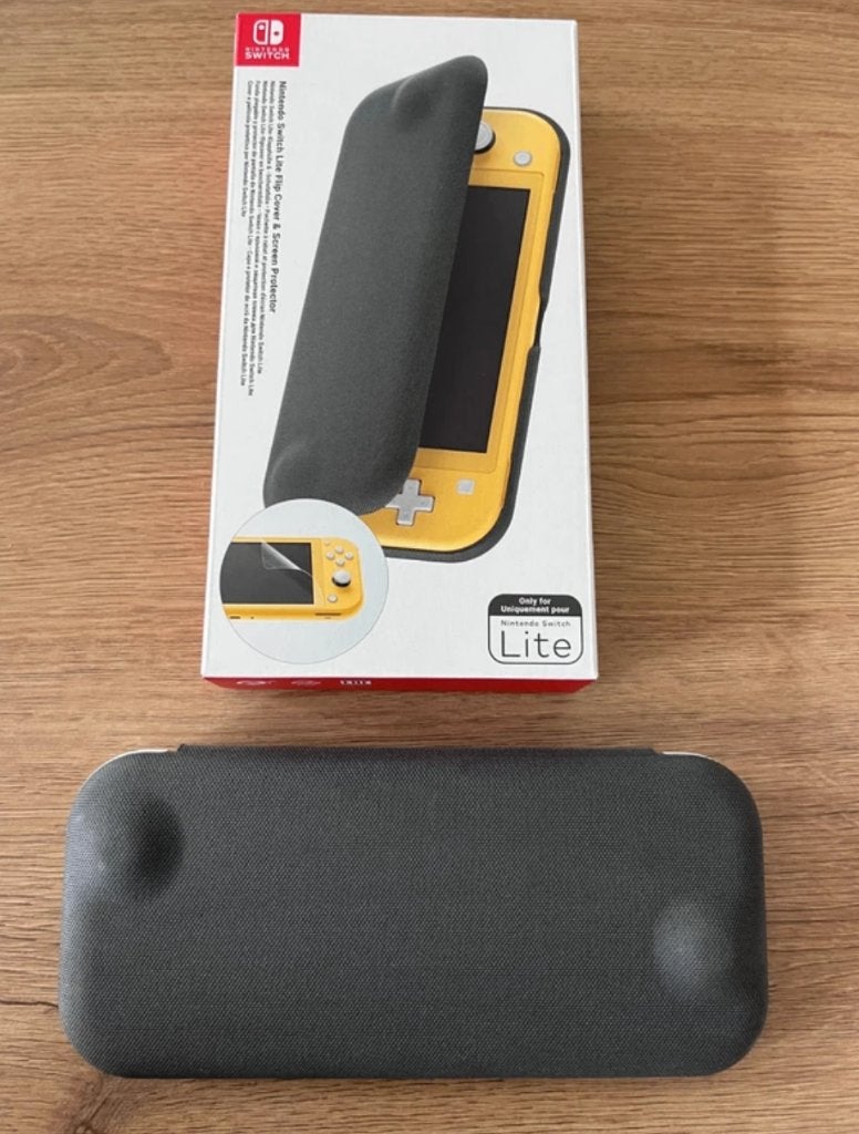 Nintendo Switch Lite Flip Cover + Screen Protector, Ophalen of Verzenden, Zo goed als nieuw, Switch Lite, Hoesje, Tasje of Behuizing