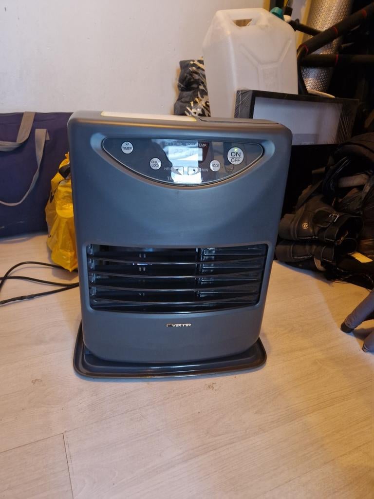 Inverter Petroleum Straalkachel + 9L Petroleum, Huis en Inrichting, Ophalen, Gebruikt, Overige brandstoffen, Petroleumkachel