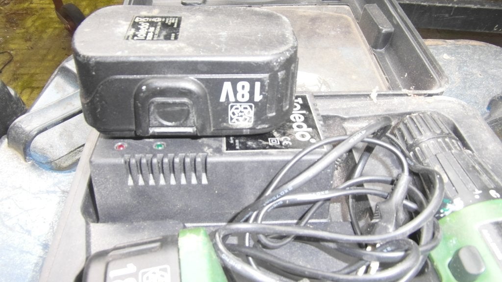 toledo accu boormachine 2 accu 2acculaders, Ophalen, Zo goed als nieuw, Boormachine, Variabele snelheid