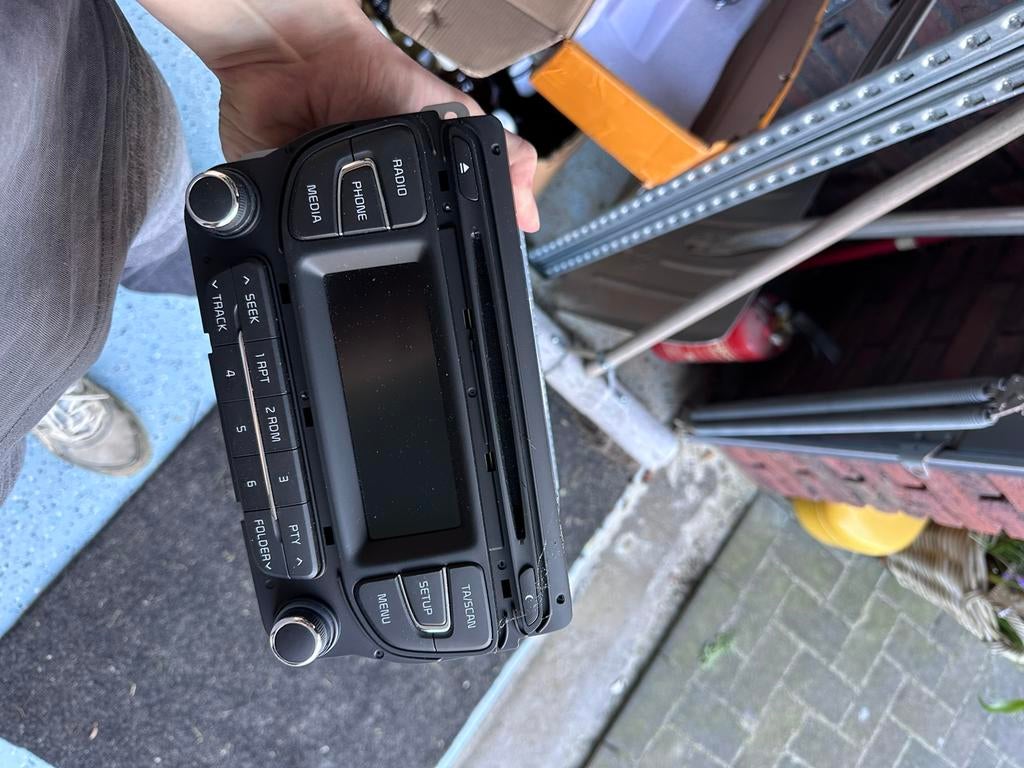 Orginele radio Kia Ceed, Auto diversen, Autoradio's, Ophalen of Verzenden, Zo goed als nieuw