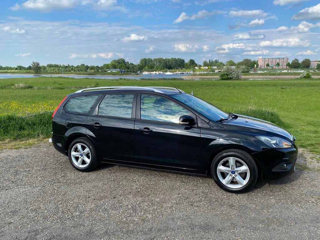 Ford Focus 1.6 16V 100PK 2011 Zwart, met nieuwe apk!, 1596 cc, 4 cilinders, 635 kg, 100 pk