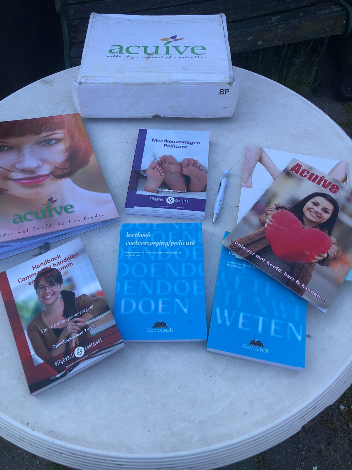 Opleiding boeken voor pedicure bij Acuive, Boeken, Ophalen of Verzenden, Zo goed als nieuw, Overige niveaus