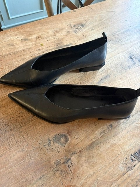 Massimo Dutti limited ed. design schoenen zwart 40 nieuw, Schoenen met lage hakken, Massimo Dutti, Zwart, Nieuw