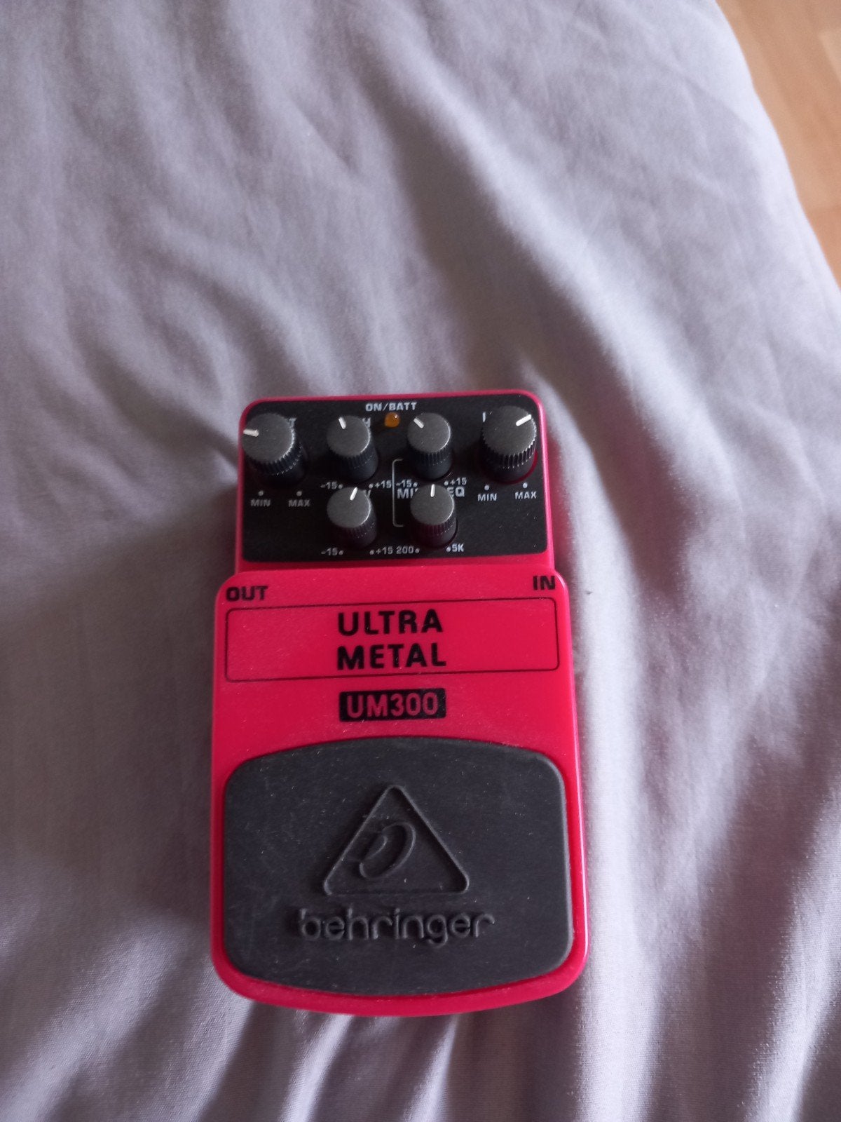 Behringer Ultra Metal UM300 Distortion Pedaal, Muziek en Instrumenten, Effecten, Verzenden, Zo goed als nieuw, Distortion, Overdrive of Fuzz