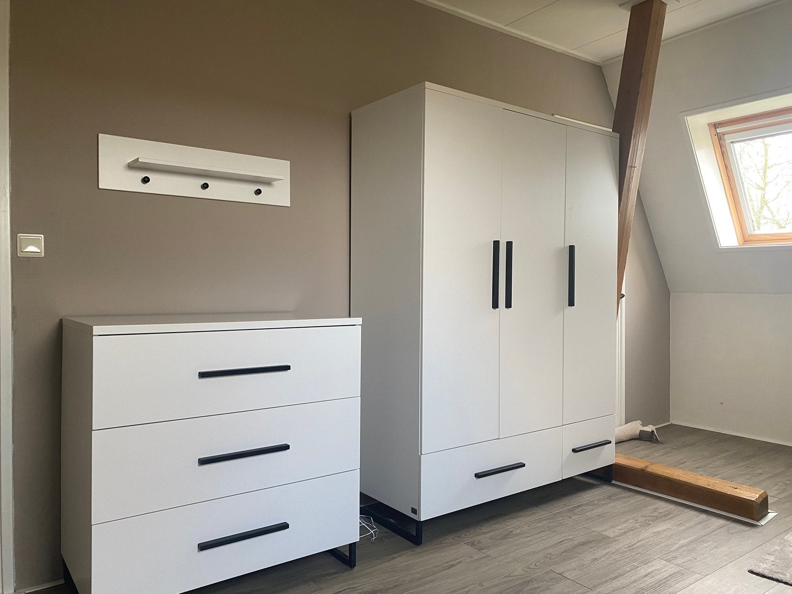 Kinderkamer Torino - hanglegkast, commode en wandrek, Ophalen, Gebruikt, Jongetje of Meisje