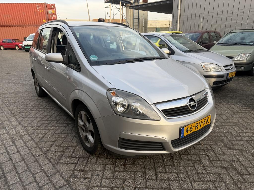 Opel Zafira 2.2 Enjoy (bj 2005), Auto's, Voorwielaandrijving, Stof, Gebruikt, 4 cilinders