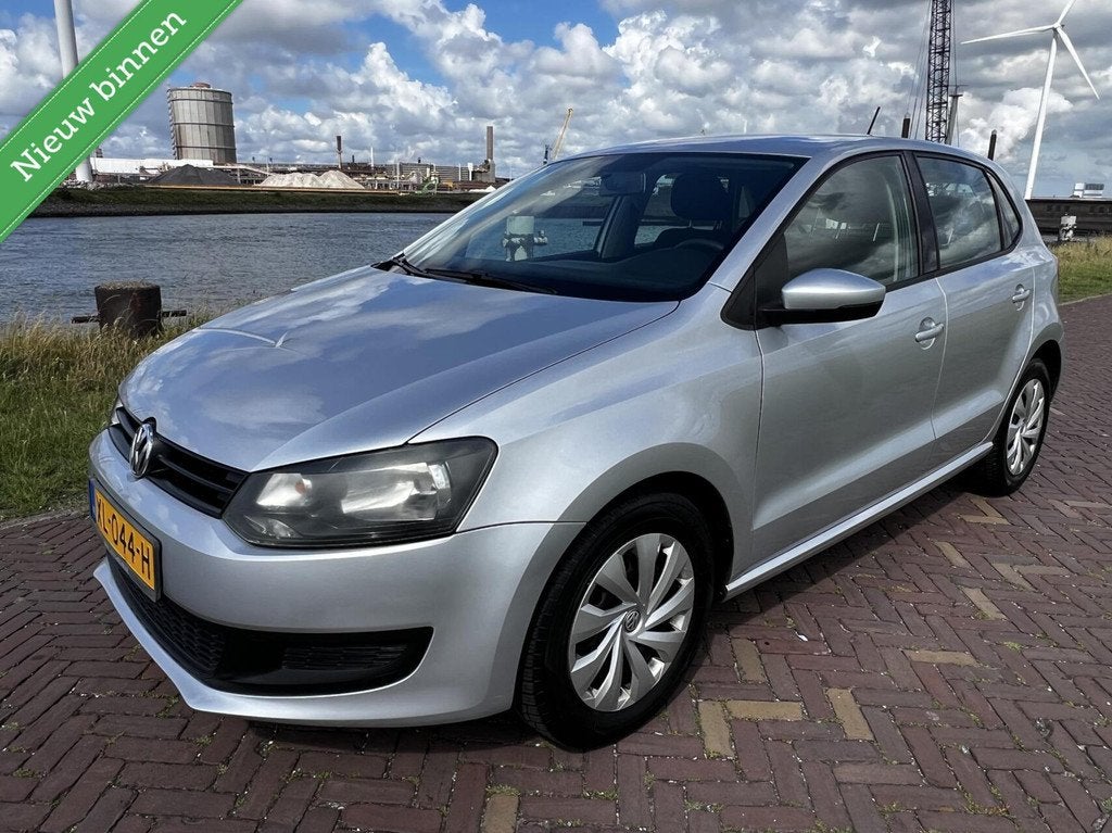 Volkswagen Polo 1.2 AIRCO|CARPLAY|5-DRS|APK 02-2027, Auto's, Volkswagen, Voorwielaandrijving, Euro 5, Zwart, 60 pk