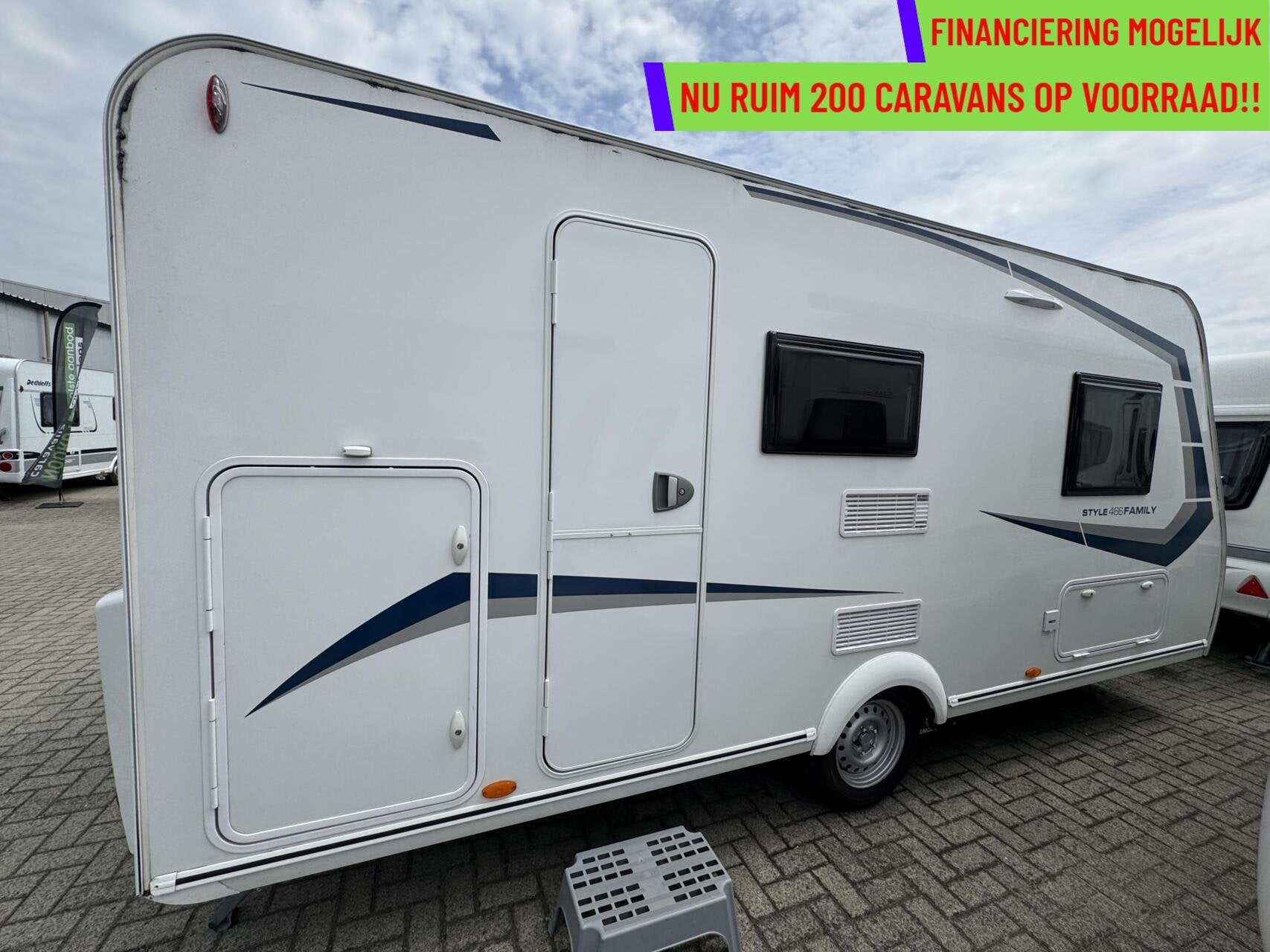 CARAVELAIR ALBA STYLE FAMILY 466,STAPELBED,DWARSBED,TREINZIT, Caravans en Kamperen, Caravans, Mover, Bedrijf, 6 tot 7 meter, Caravelair