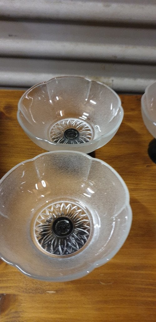 dessert vschaaltjes vintage van glas zwarte voet, Ophalen of Verzenden, 'T Olde Gre-j, Info@toldegrej.nl, Endepoelstraat 20f Didam