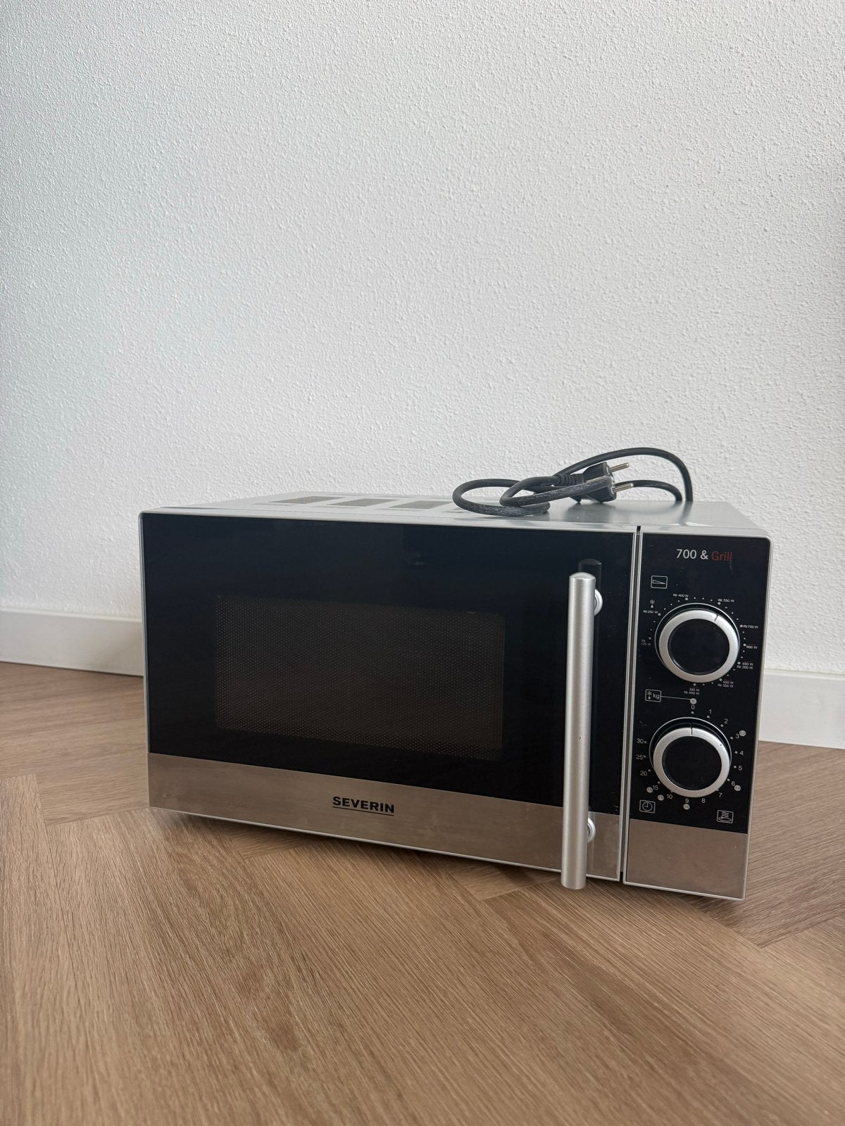 Severin Combi Magnetron - Goede staat met lichte gebruiksspo, Ophalen, Combimagnetron, Gebruikt, Grill