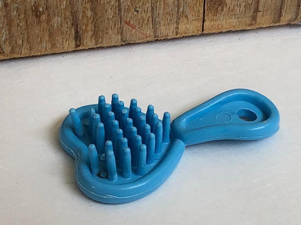 Blauw hart vorm Barbie borstel, Ophalen of Verzenden, Zo goed als nieuw, Barbie