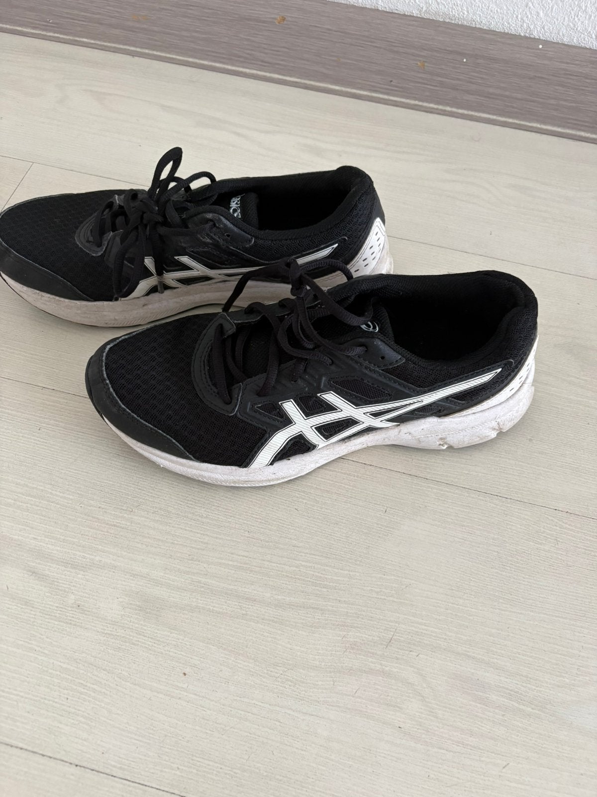 Gymschoenen Asics, Sport en Fitness, Loopsport en Atletiek, Ophalen, Gebruikt, Hardloopschoenen, Asics