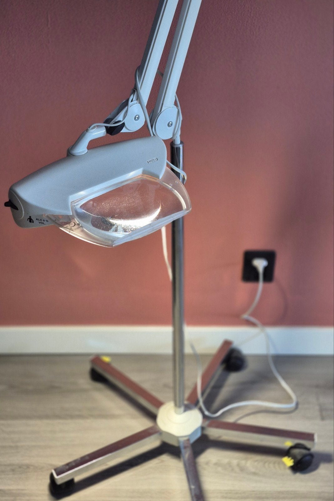 Professionele loeplamp op statief met wielen, Ophalen, Gebruikt, Wit