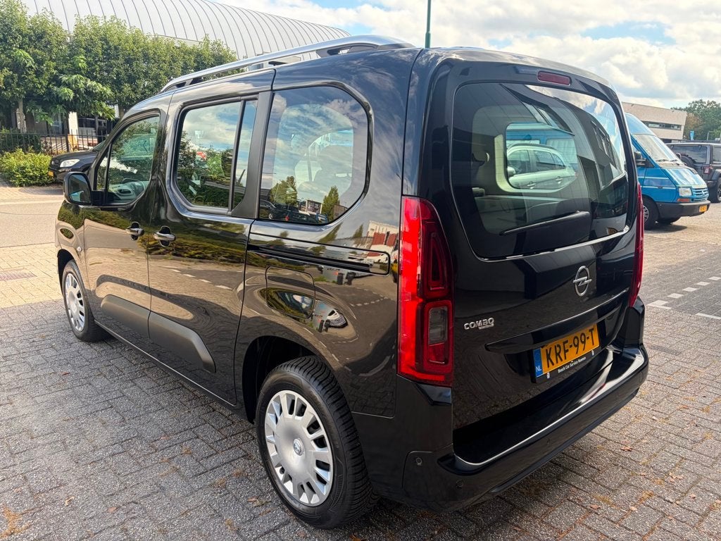 Opel Combo Tour 1.2 Turbo L1H1 Edition, Carplay, Stoelverw,, Gebruikt, Zwart, Bedrijf, Handgeschakeld