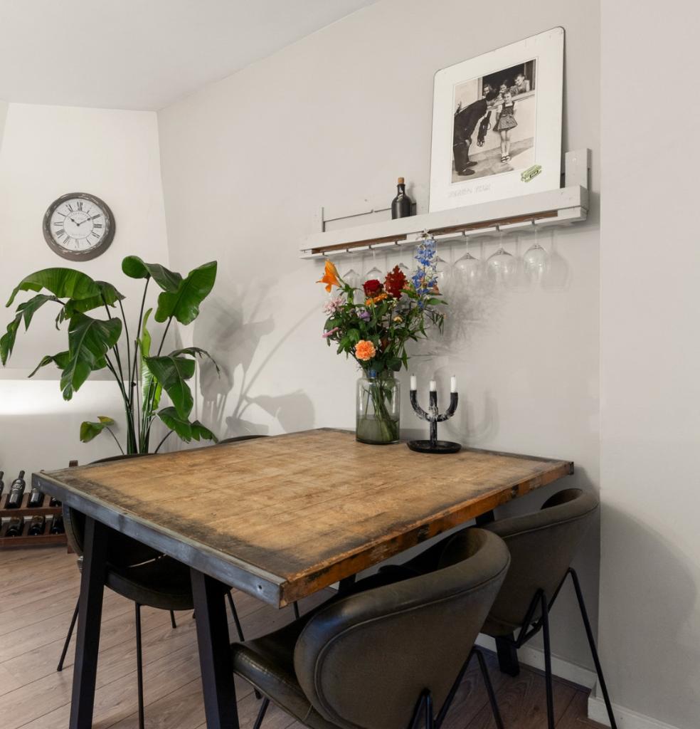Industriële eettafel steenschot metalen poten, Ophalen, Zo goed als nieuw, Vijf personen of meer, Rechthoekig