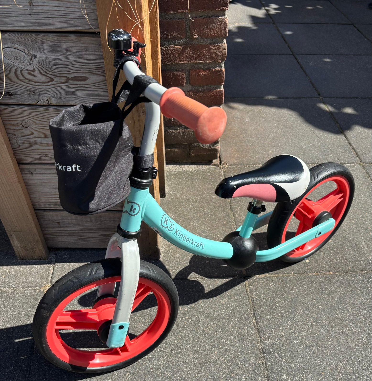 Kinderkraft loopfiets met massieve banden, Kinderen en Baby's, Speelgoed | Buiten | Voertuigen en Loopfietsen, Ophalen, Gebruikt