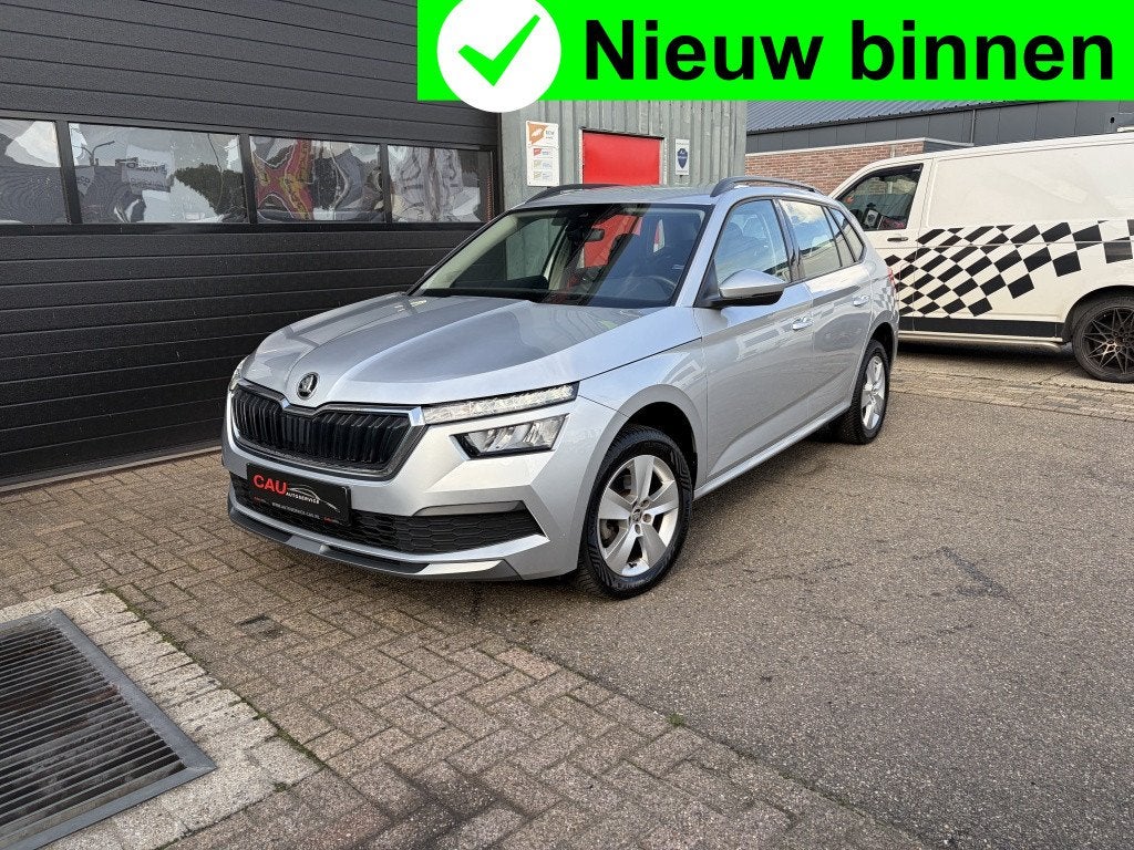 Skoda Kamiq 1.0 TSI Ambition NAP|Carplay|Cruise|Airco, Auto's, Stof, Gebruikt, LED verlichting, 610 kg