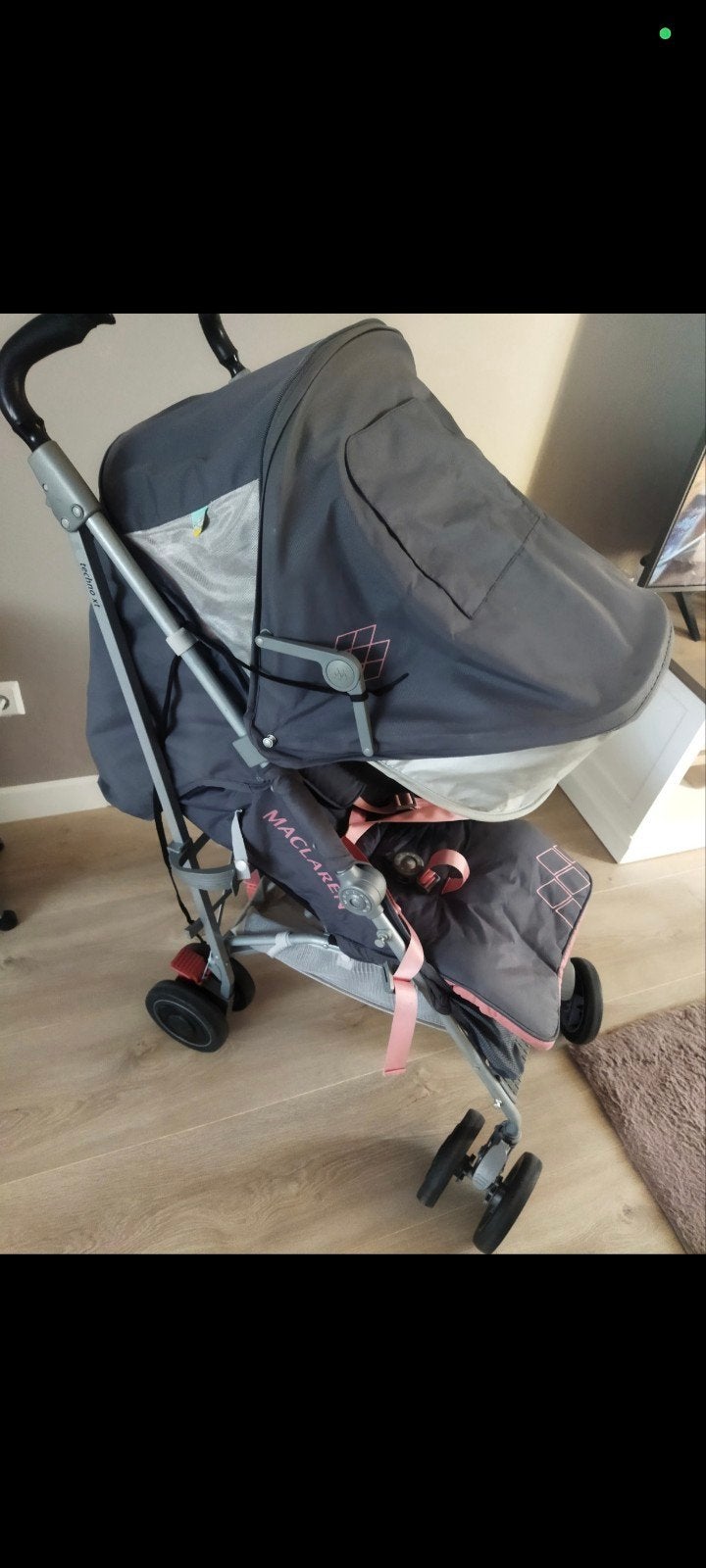 Model xt techno buggy van McLaren roze met grijs, Ophalen, Zo goed als nieuw, Maclaren, Verstelbare rugleuning