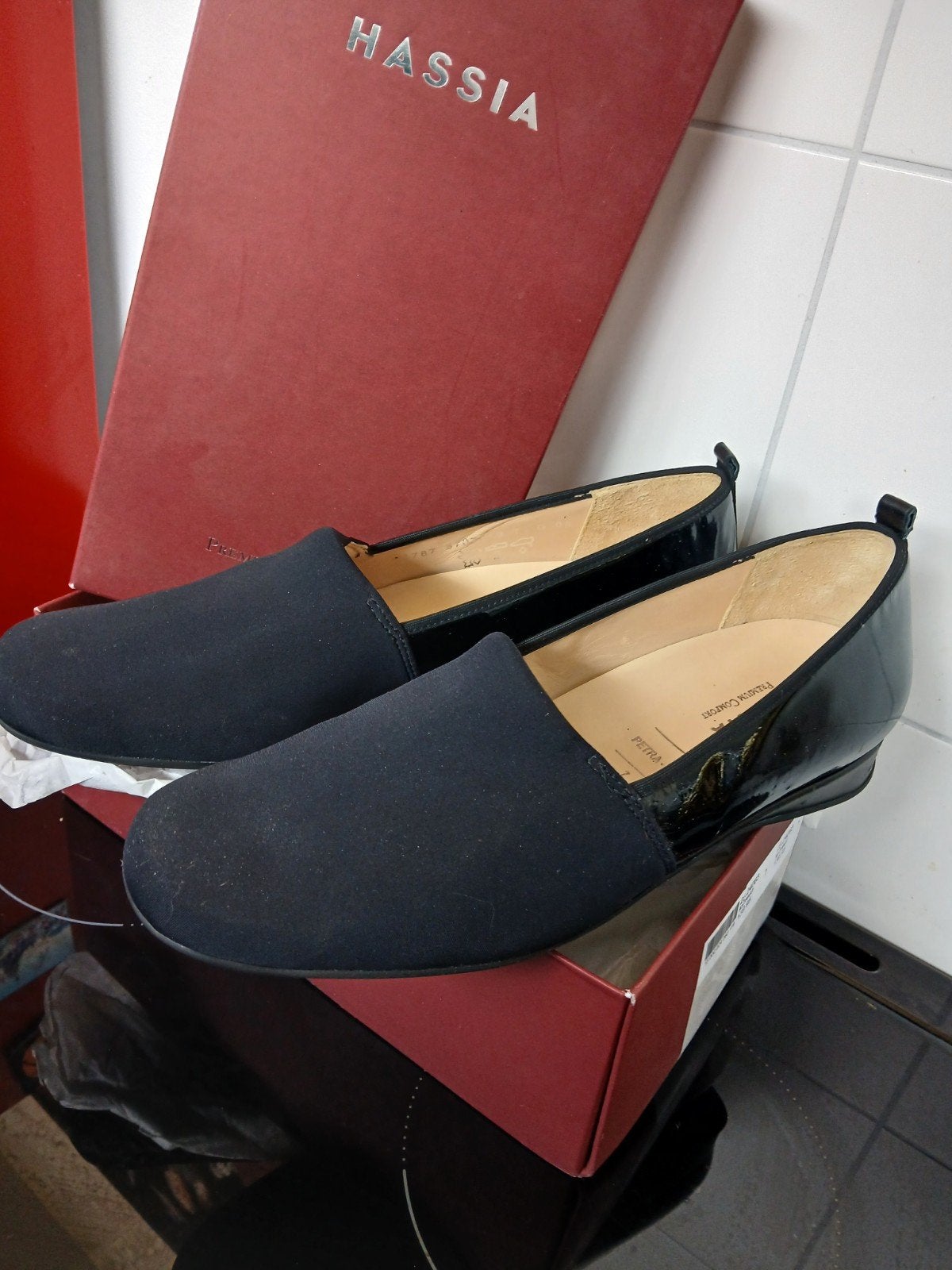 Hassia Petra G blauw zwarte instappers, maat 40,5 (UK 7), Kleding | Dames, Schoenen, Hassia, Nieuw, Ophalen of Verzenden, Instappers