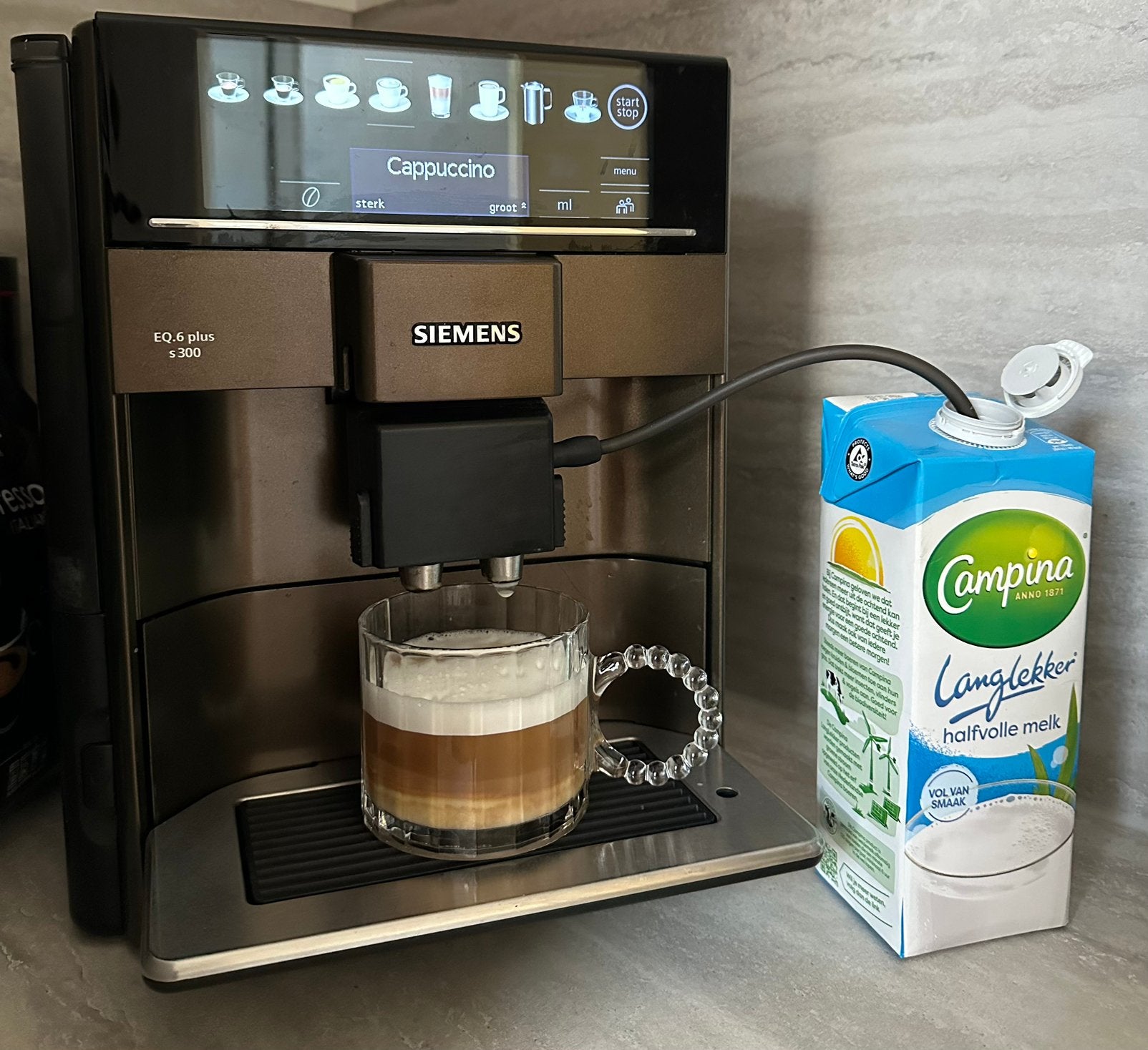 Siemens EQ6 s300plus koffiezetapparaat TEAB, Witgoed en Apparatuur, Ophalen, Zo goed als nieuw, Koffiemachine