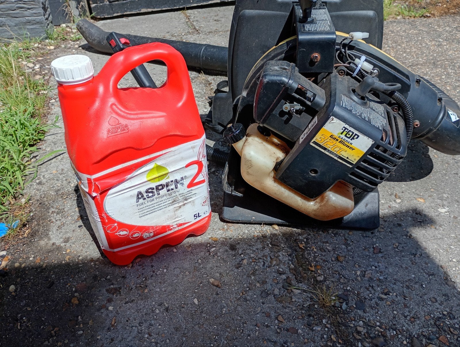 Bladblazer op benzine, Ophalen, Benzine