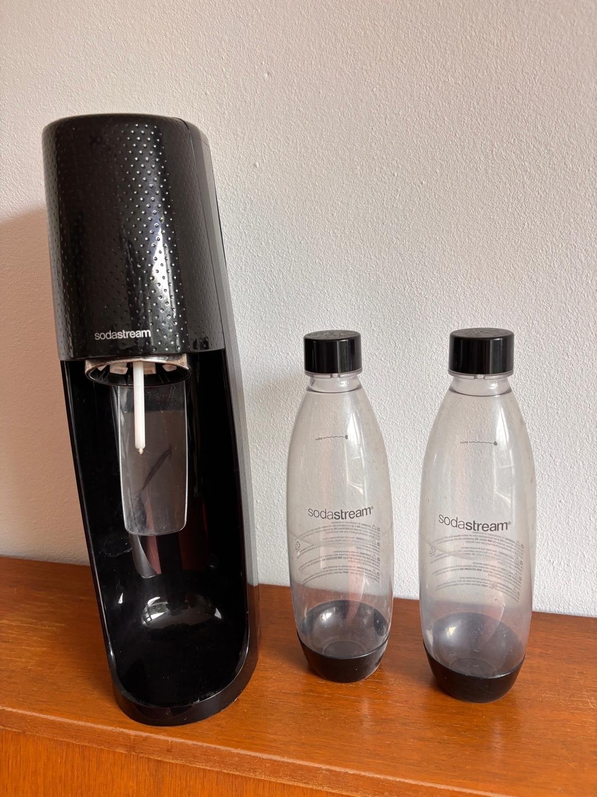 Sodastream met 2 flessen, Witgoed en Apparatuur, Bruiswatermachines, Ophalen of Verzenden, Gebruikt