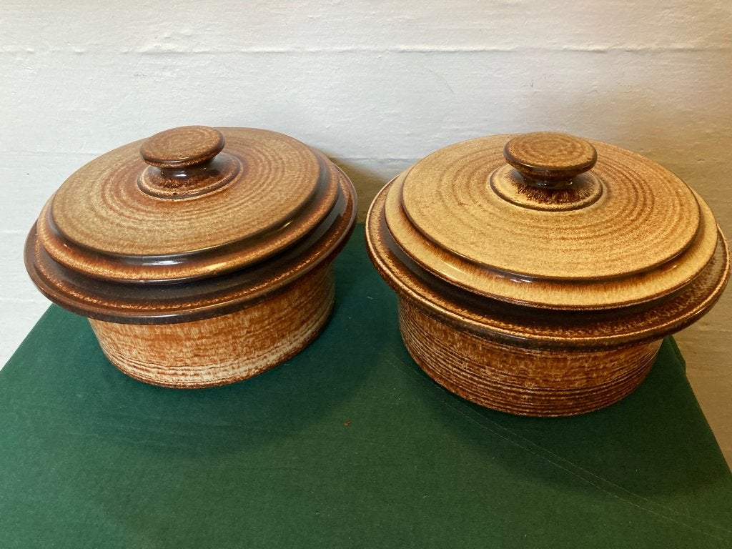 2 Vintage Aardenwerk Dekschalen., Overige merken, Keramiek, Ophalen of Verzenden, Overige stijlen