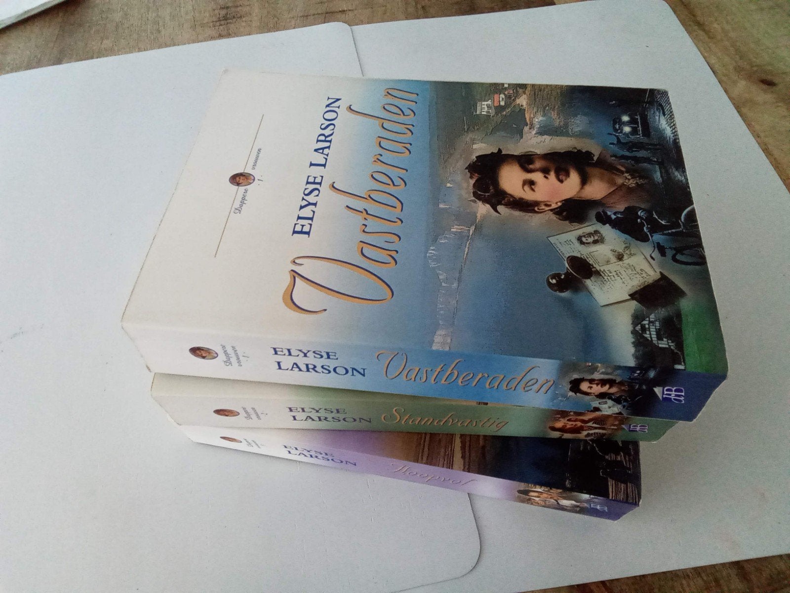 Serie  - Dappere Vrouwen ( Elyse Larson, Boeken, Ophalen of Verzenden, Zo goed als nieuw