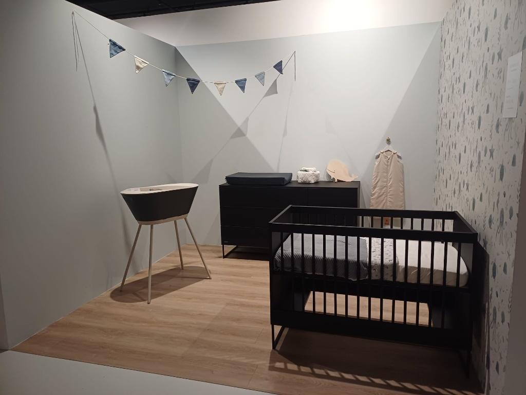 Babykamer intens mat zwart, Ophalen, Zo goed als nieuw, Ledikant