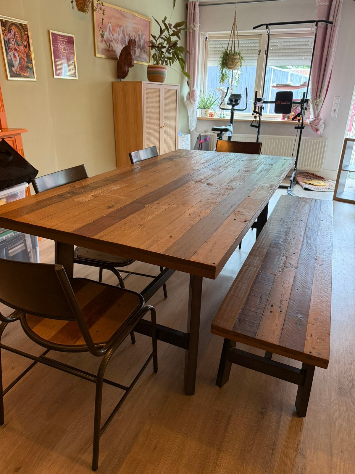 Industriele eettafel met bank, 200 cm of meer, Zo goed als nieuw, Rechthoekig, 50 tot 100 cm
