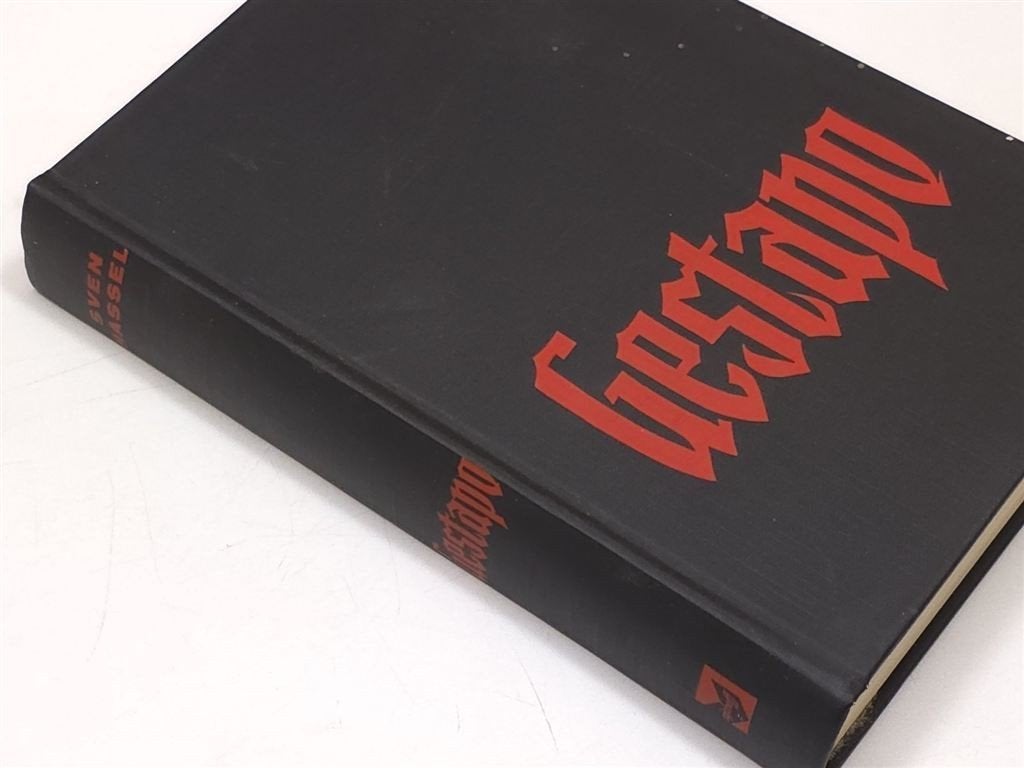 Gestapo — Sven Hassel, Oorlogsroman WOII 1969, Ophalen of Verzenden, Tweede Wereldoorlog, Gelezen, Overige onderwerpen