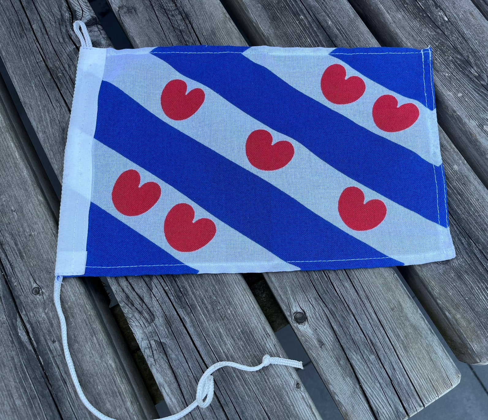Friese vlag klein, Ophalen, Zo goed als nieuw