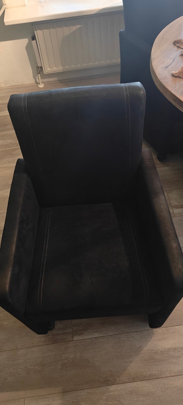 Comfortabele donkergrijze fauteuil, Ophalen, Gebruikt, 75 tot 100 cm, 50 tot 75 cm