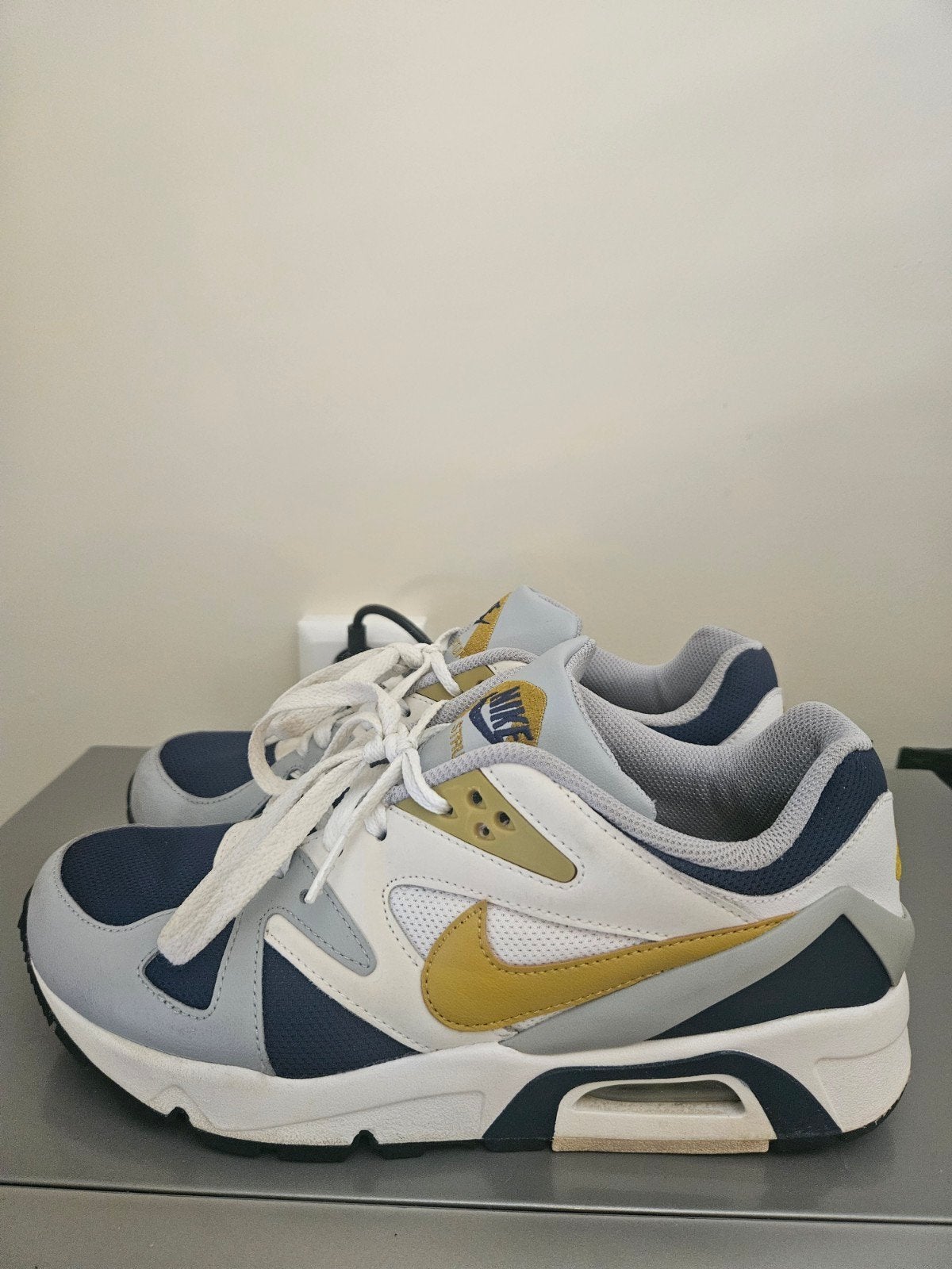 Nike Air Max Structure "navy gold" - Maat 41, Kleding | Heren, Schoenen, Ophalen of Verzenden, Zo goed als nieuw, Blauw